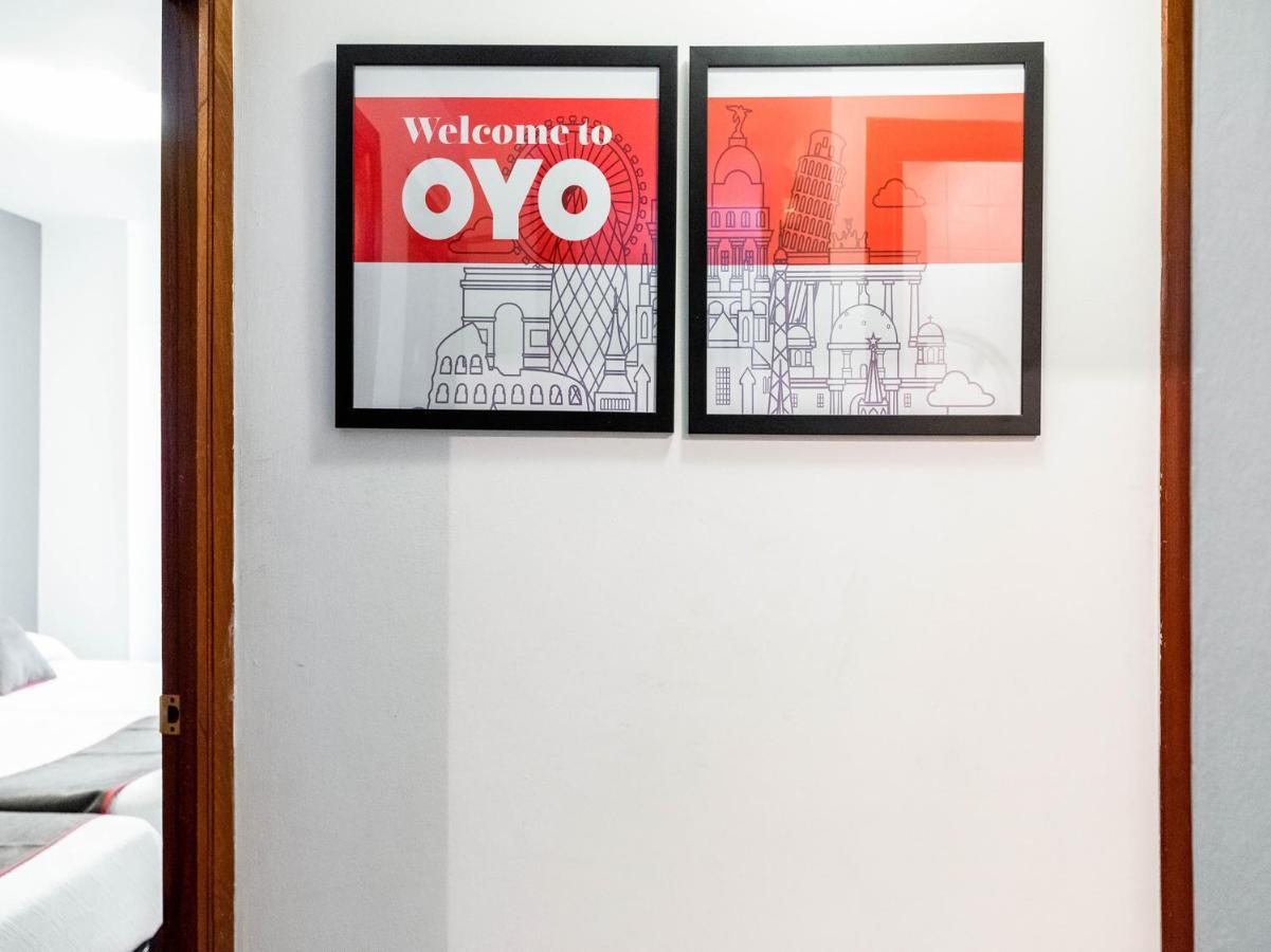 Oyo Hospedaje La Tita Santiago de Compostela Luaran gambar